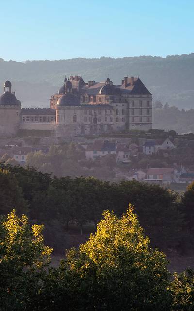Hautefort - Château et commune